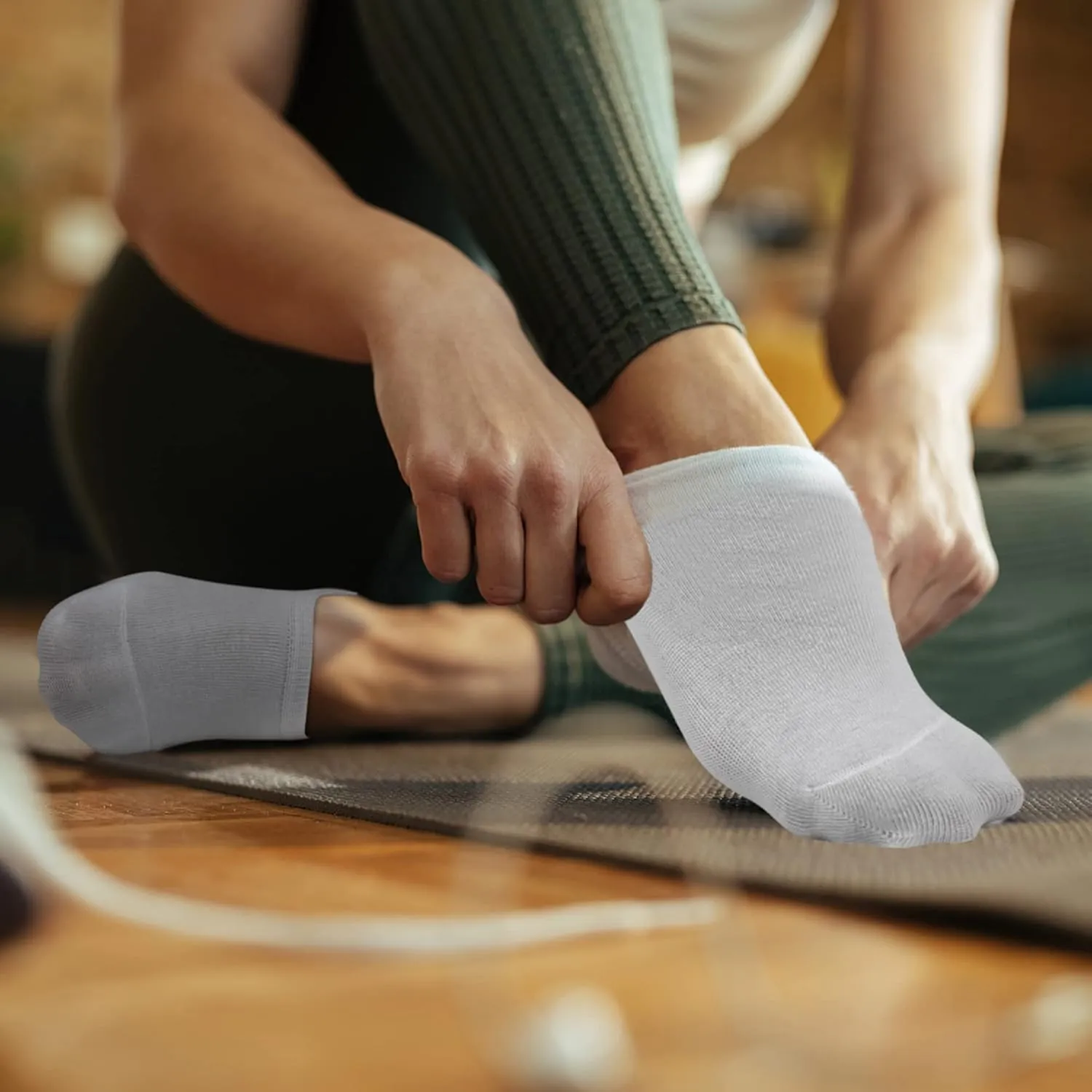 ELUTONG Women No Show Socks Low Cut Invisible Socks Casual Athletic Liner Socks with Non Slip Flat Boat Line 12 Pairs