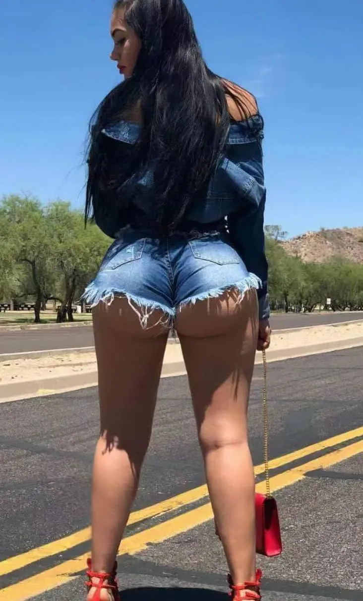 GOBLES Women's Summer Casual Mid Waist Ripped Raw Hem Stretchy Denim Shorts with Pockets