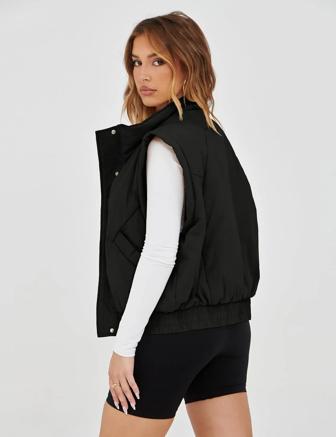 Lviefent Womens Puffer Vest Cropped Lightweight Button Down Quilted Vest Sleeveless Padded Gilet Coat with Pockets