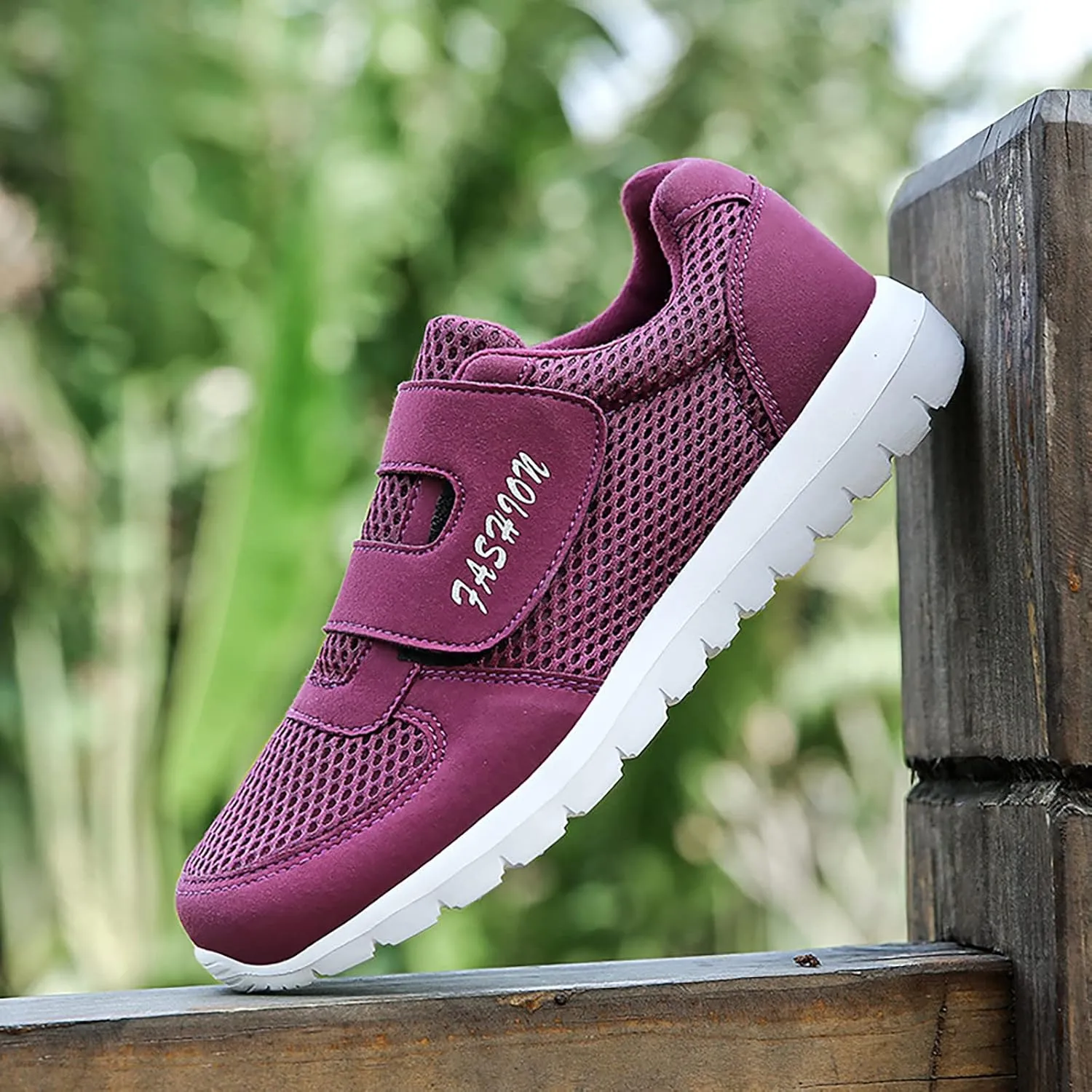 Women Casual Slip On Sneakers Breathable Walking Shoes Lightweight Canvas Comfortable Flats Non Slip Loafers