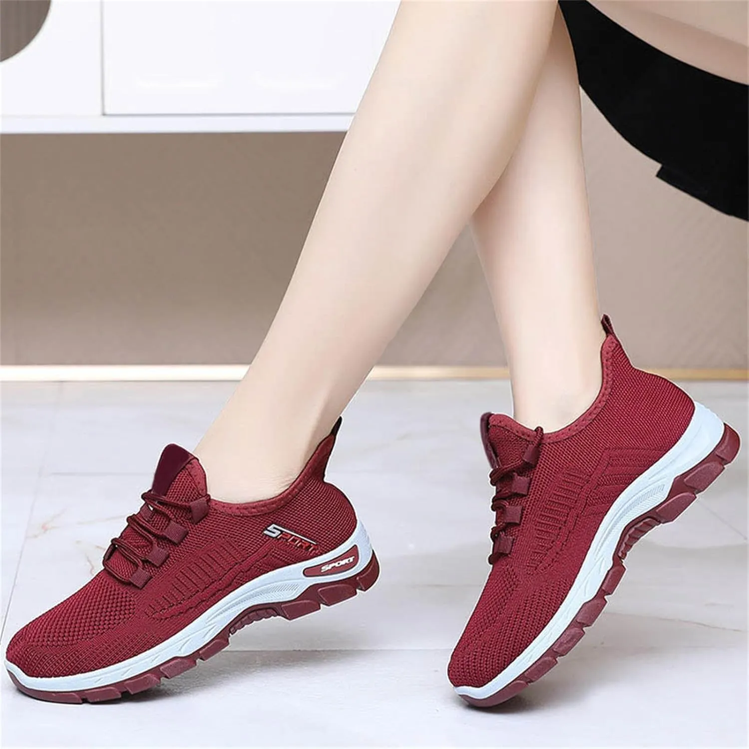 Women Men Slip On Walking Running Shoes Casual Breathable Walking Shoes Sport Athletic Sneakers Gym Tennis Slip On Comfortable Lightweight Shoe Non Slip Work Sport Athletic Trainer with Arch Support