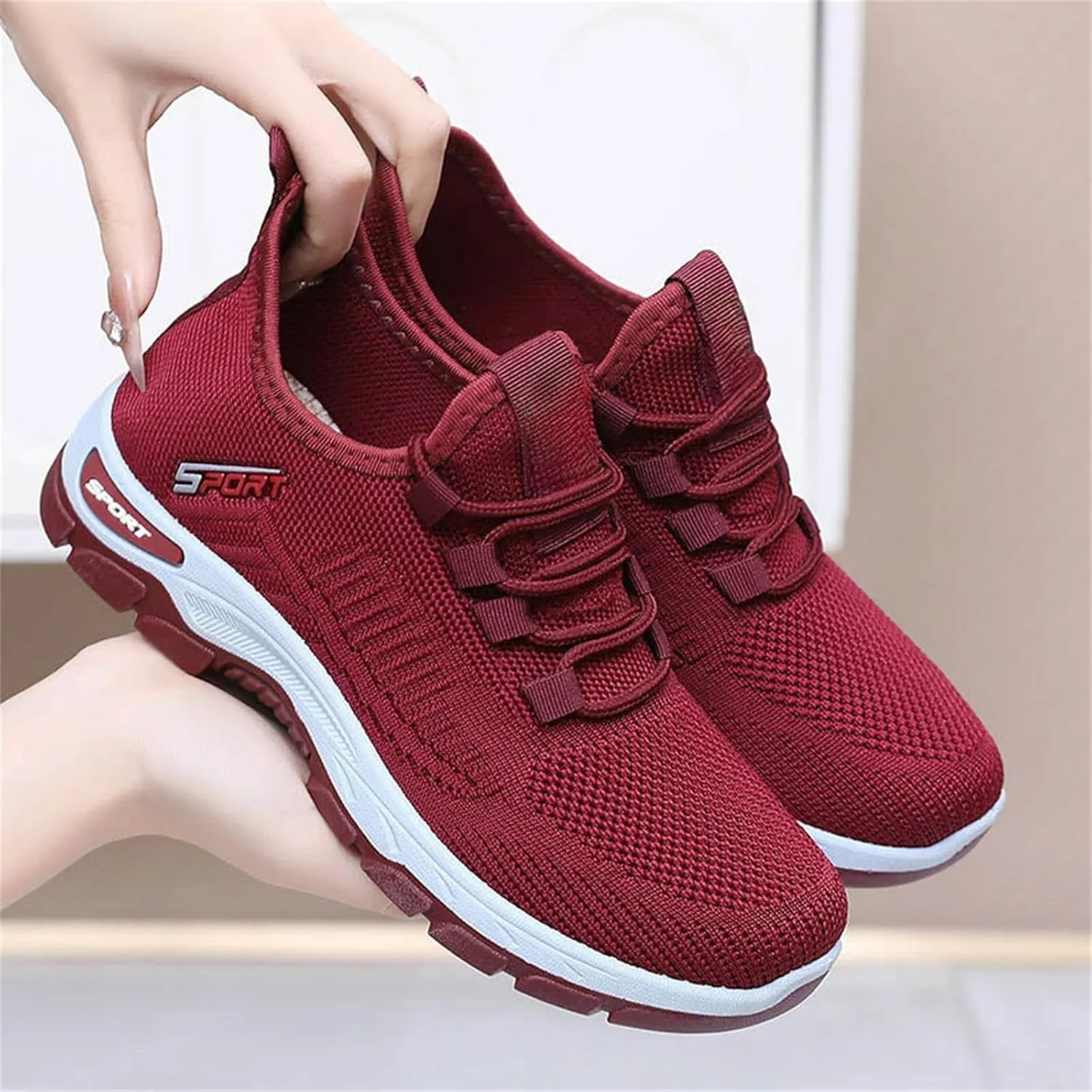 Women Men Slip On Walking Running Shoes Casual Breathable Walking Shoes Sport Athletic Sneakers Gym Tennis Slip On Comfortable Lightweight Shoe Non Slip Work Sport Athletic Trainer with Arch Support